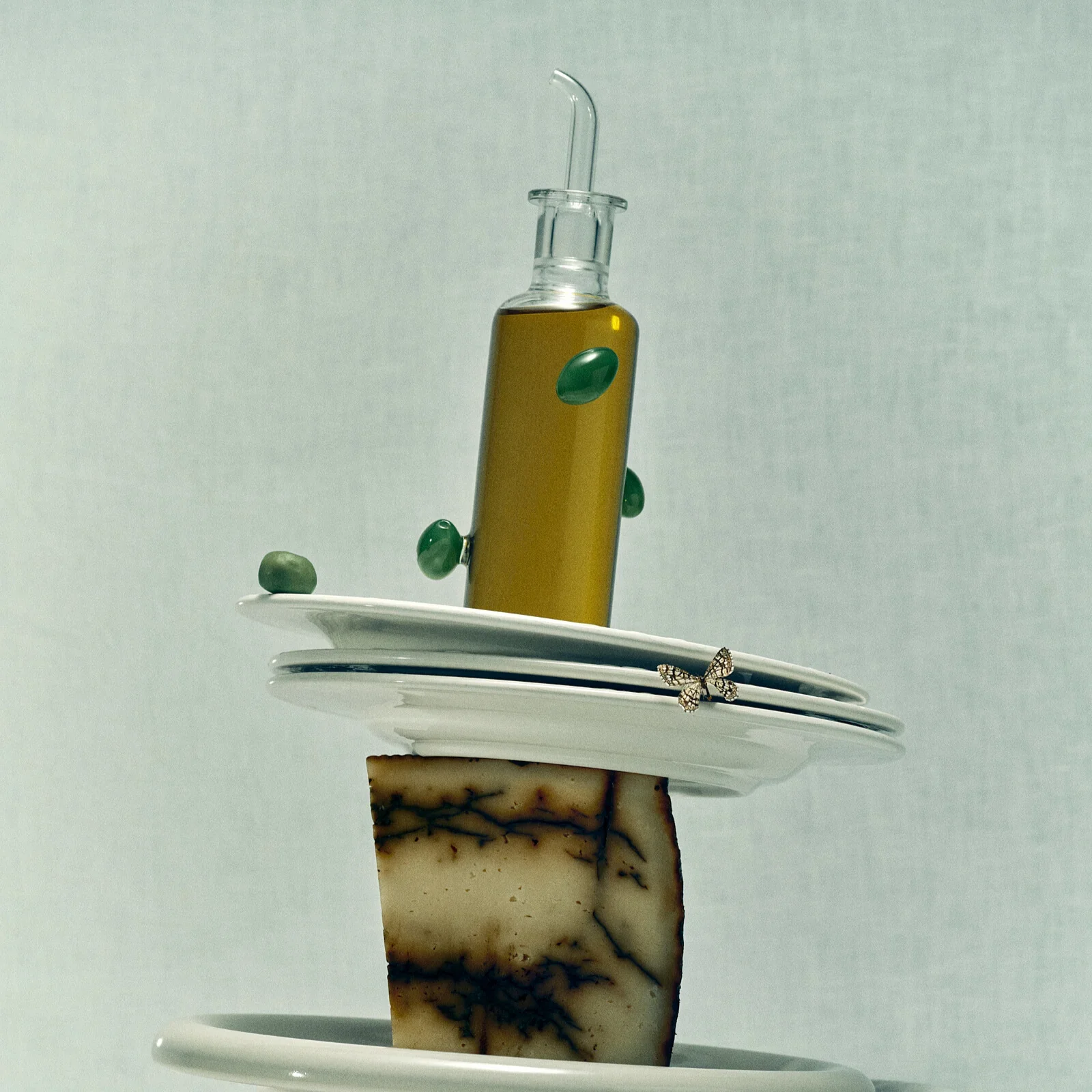 MAISON BALZAC The Mini Olive Oil Bottle, 250mL, Clear/Opaque Green - Image 3