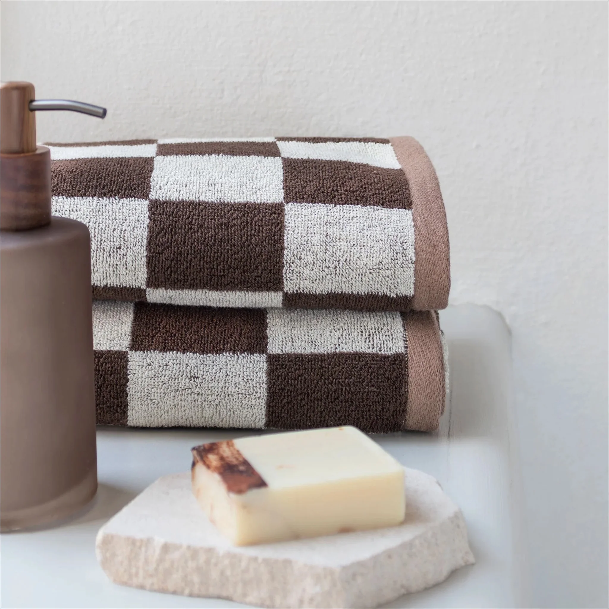 METTE DITMER Retro Hand Towel, Organic Cotton, 40x55 cm, Chocolate (2 Pack) - Image 2