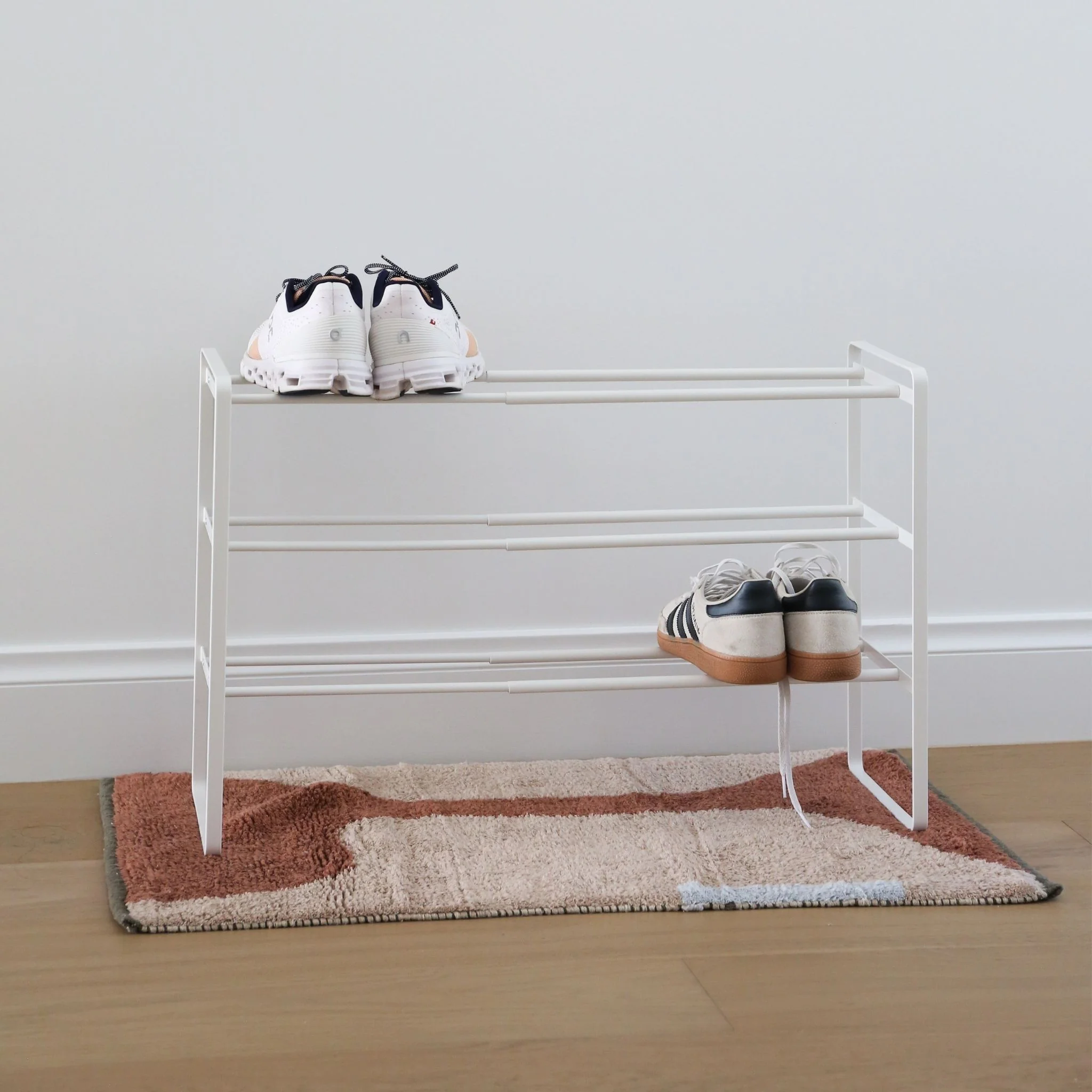 YAMAZAKI Frame Extendable Shoe Rack, 3 Tier, White - Image 4