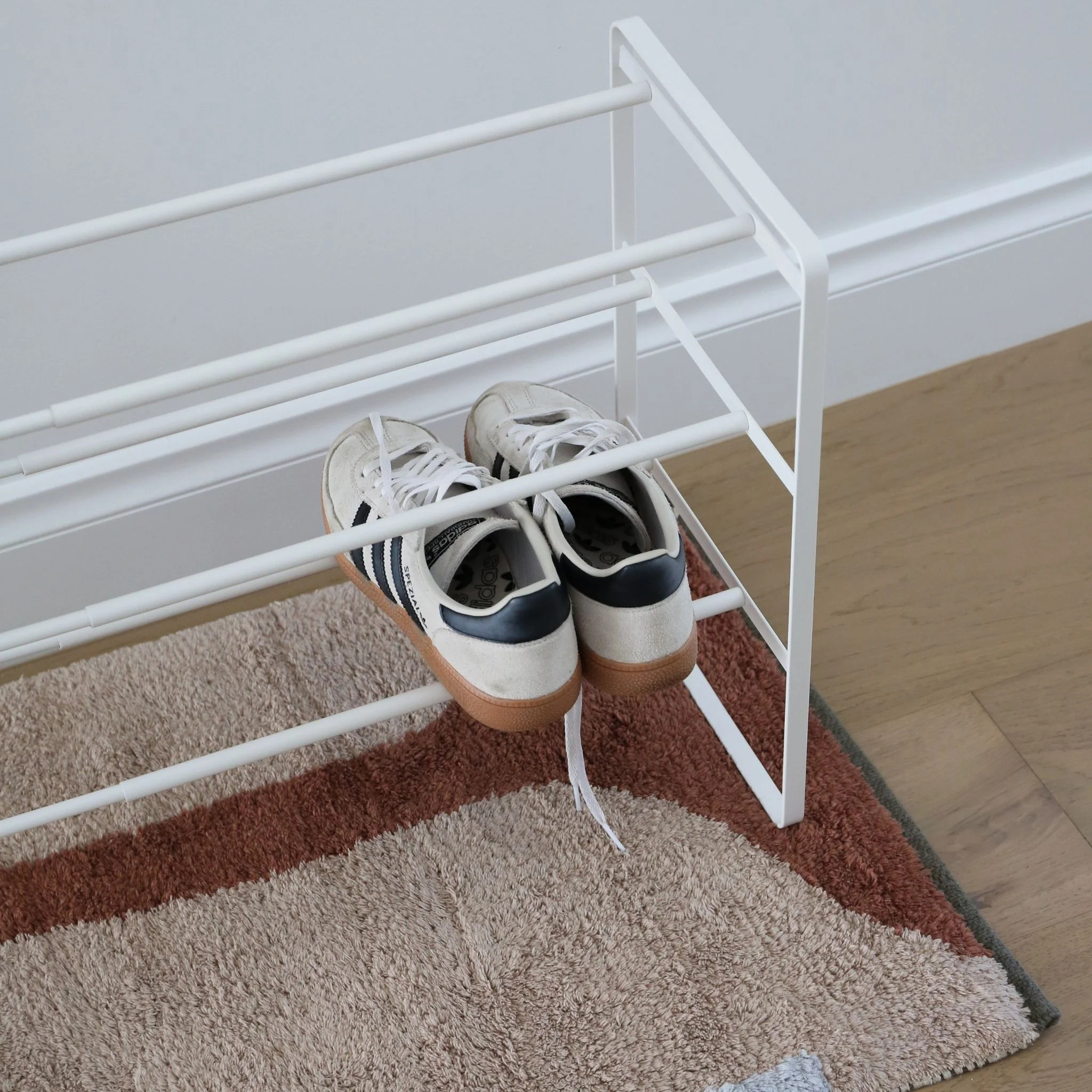 YAMAZAKI Frame Extendable Shoe Rack, 3 Tier, White - Image 9