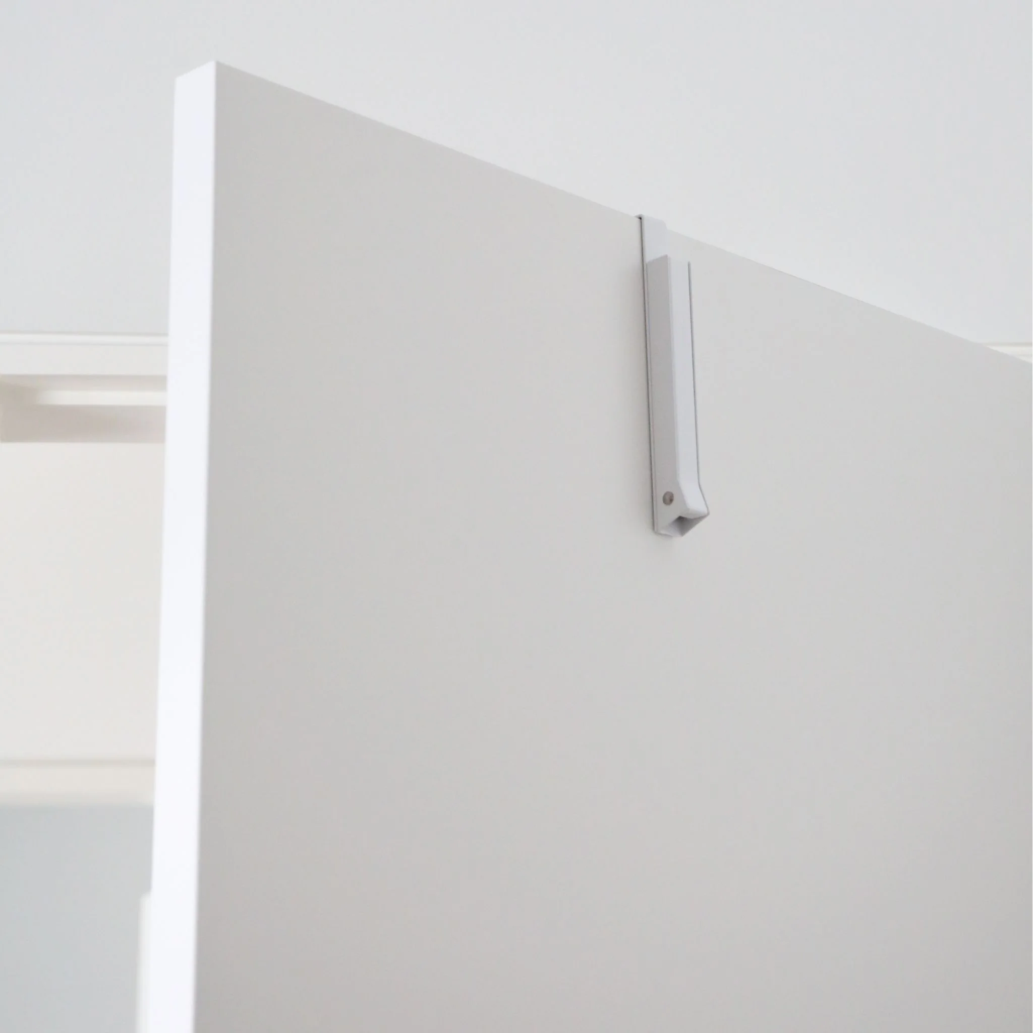 YAMAZAKI Smart Storage Over the Door Hanger Rack, White - Image 5