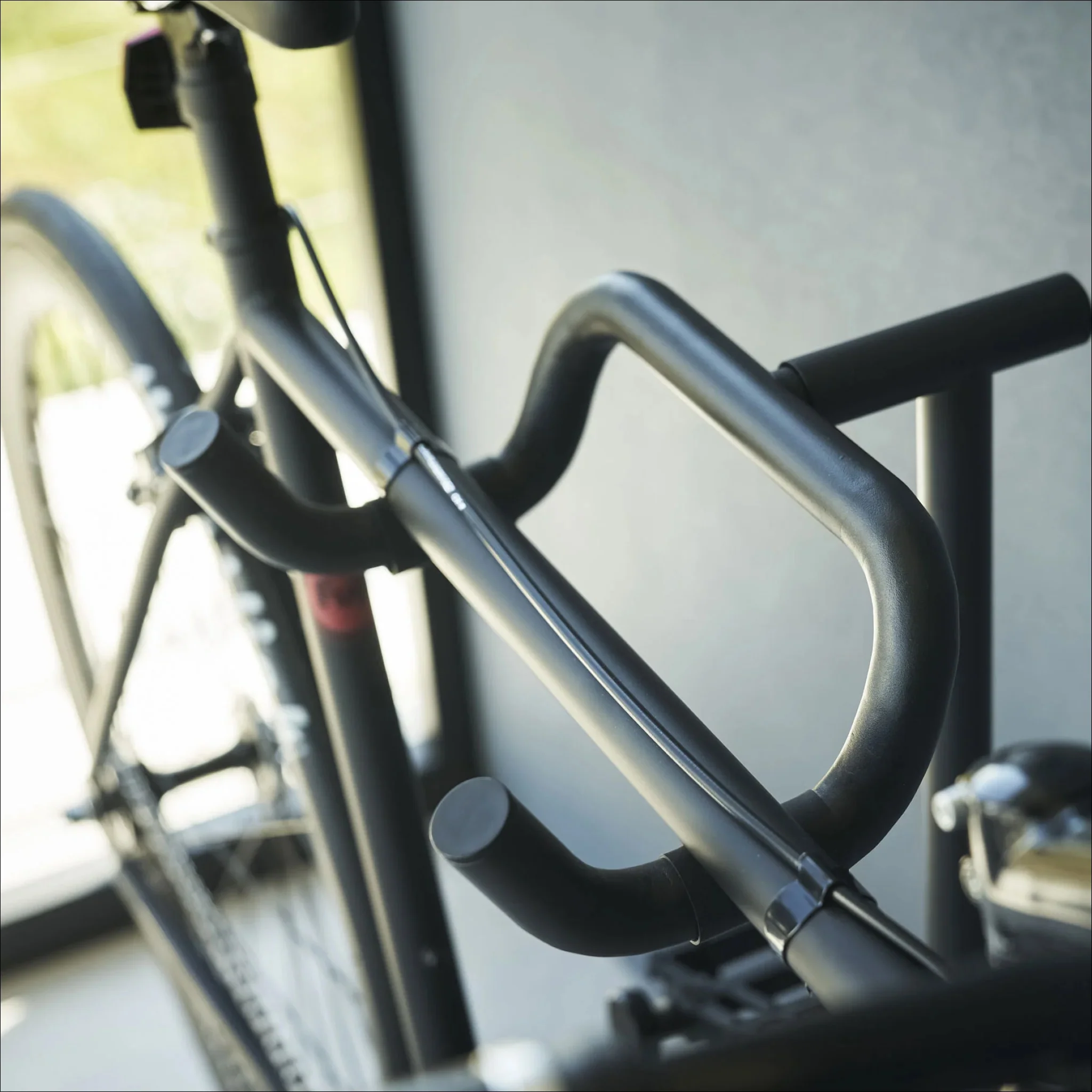 YAMAZAKI Tower Indoor Bicycle Stand, Black - Image 4