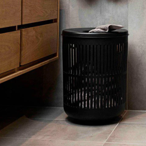 ZONE DENMARK Ume Laundry Basket 60L w/Lid, Black - Image 2